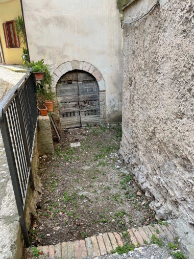 Magazzini e locali di deposito Procedura 103 2021